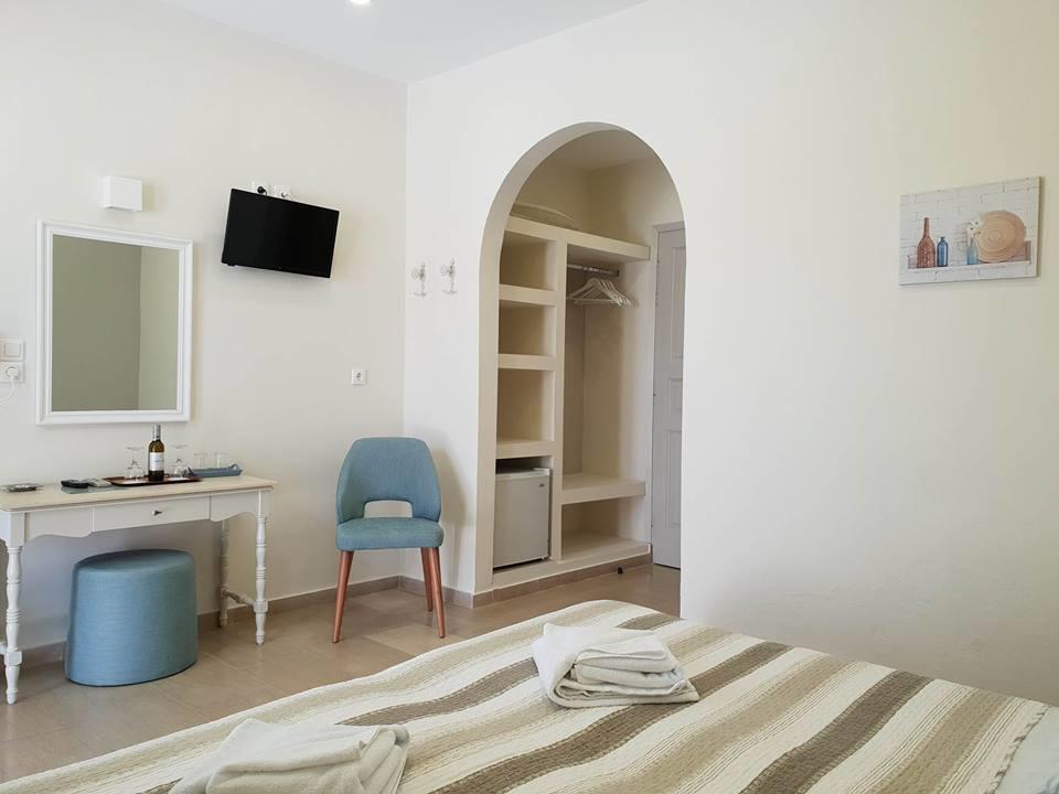 Alkyon Hotel Kamari  Exterior photo